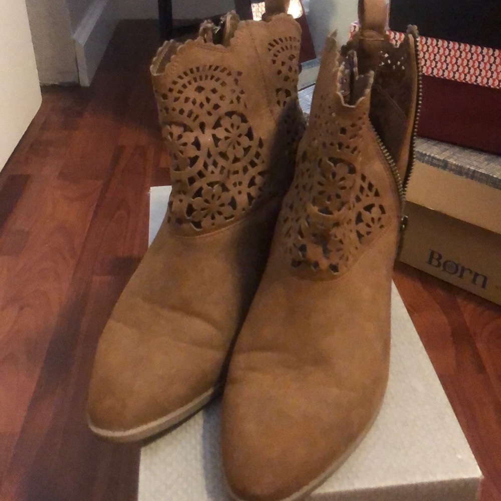 Used ankle brown booties
